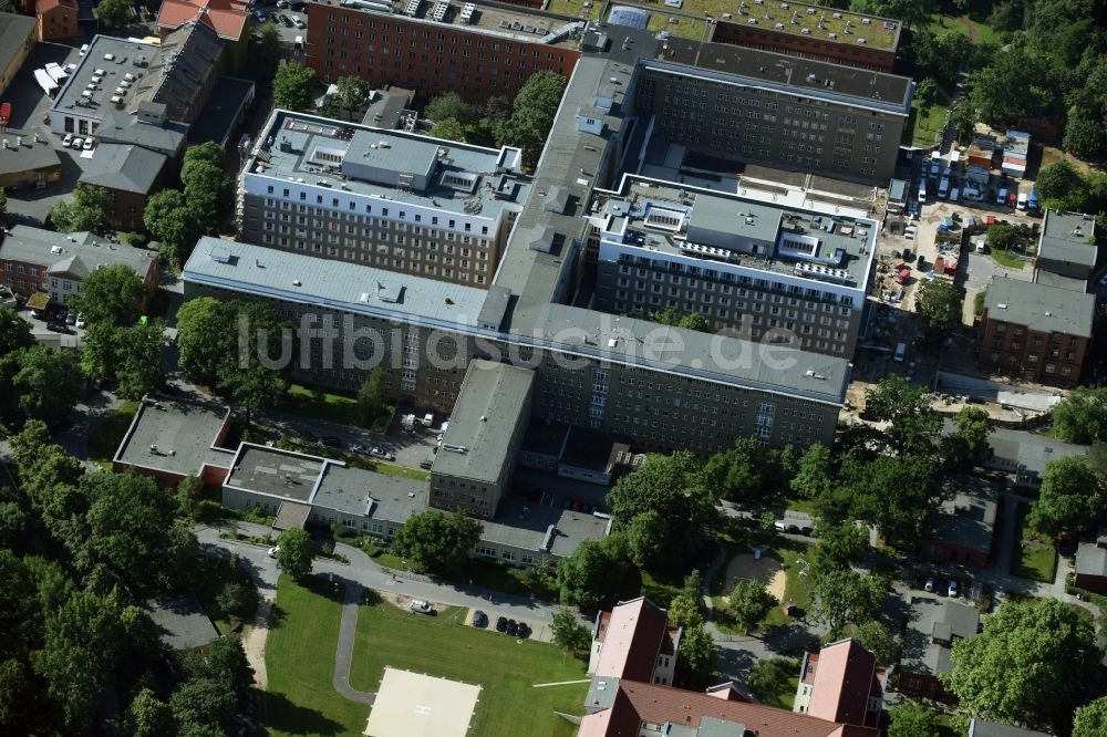 Berlin von oben - Klinikgelände des Krankenhauses Vivantes Klinikum im Friedrichshain in Berlin