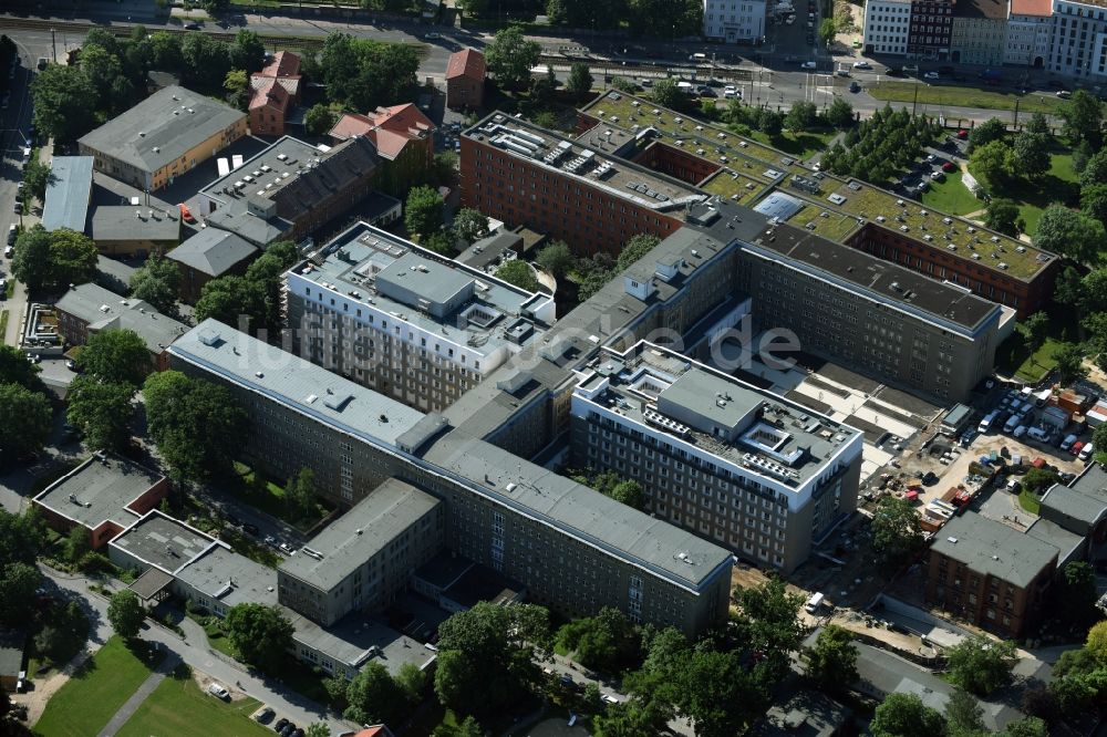 Luftbild Berlin - Klinikgelände des Krankenhauses Vivantes Klinikum im Friedrichshain in Berlin