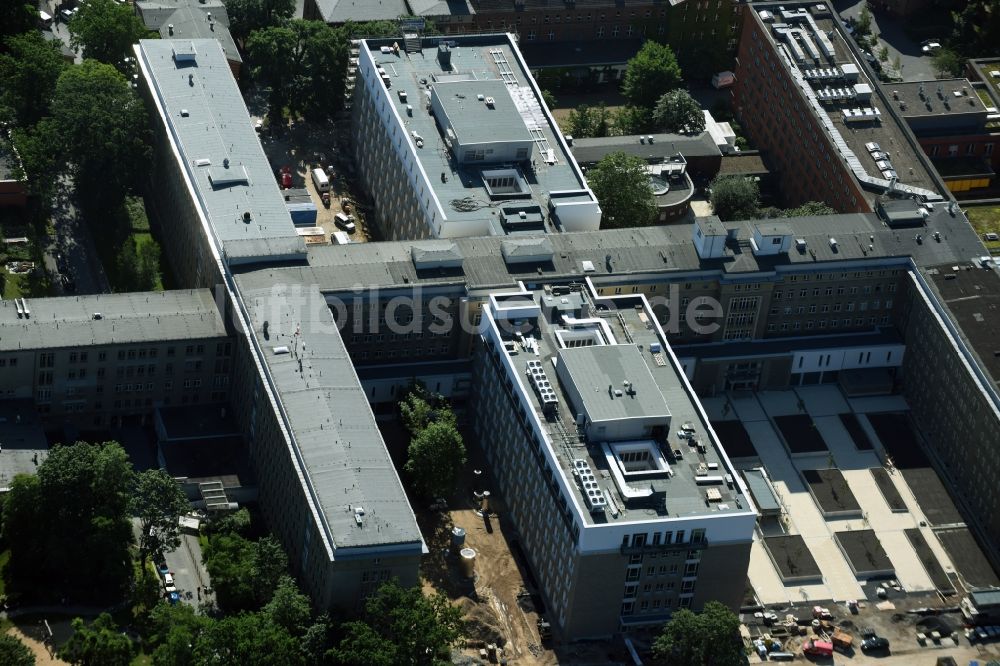 Berlin aus der Vogelperspektive: Klinikgelände des Krankenhauses Vivantes Klinikum im Friedrichshain in Berlin