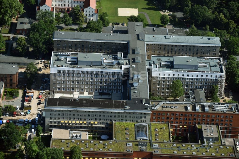 Luftbild Berlin - Klinikgelände des Krankenhauses Vivantes Klinikum im Friedrichshain in Berlin