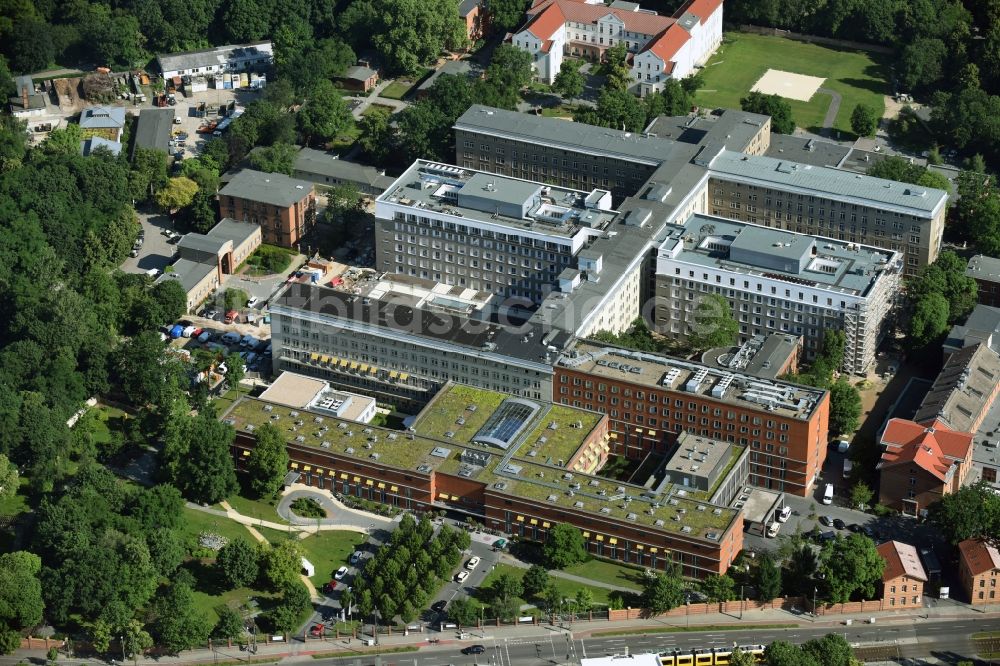 Berlin aus der Vogelperspektive: Klinikgelände des Krankenhauses Vivantes Klinikum im Friedrichshain in Berlin