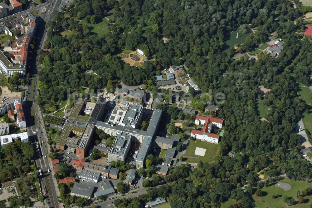 Luftbild Berlin - Klinikgelände des Krankenhauses Vivantes Klinikum im Friedrichshain in Berlin