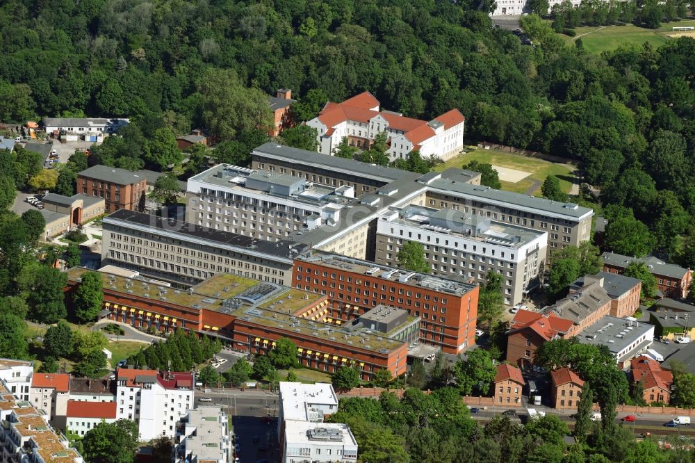 Berlin aus der Vogelperspektive: Klinikgelände des Krankenhauses Vivantes Klinikum im Friedrichshain in Berlin