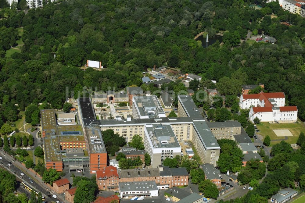 Luftaufnahme Berlin - Klinikgelände des Krankenhauses Vivantes Klinikum im Friedrichshain in Berlin