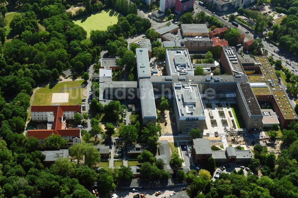 Berlin von oben - Klinikgelände des Krankenhauses Vivantes Klinikum im Friedrichshain in Berlin