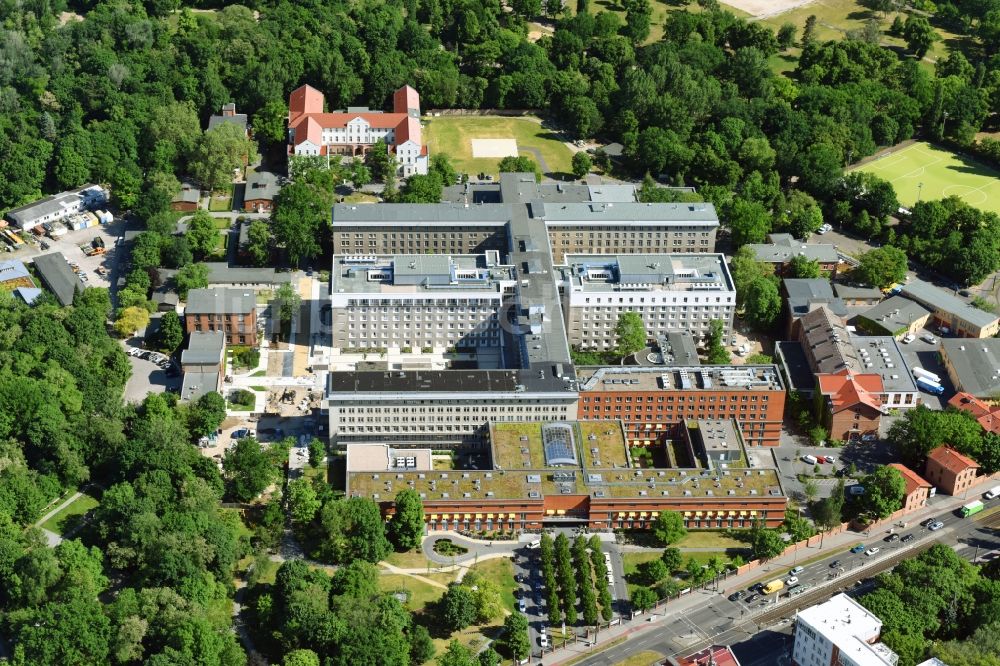 Berlin von oben - Klinikgelände des Krankenhauses Vivantes Klinikum im Friedrichshain in Berlin