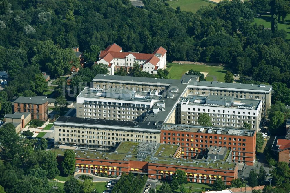 Luftbild Berlin - Klinikgelände des Krankenhauses Vivantes Klinikum im Friedrichshain in Berlin