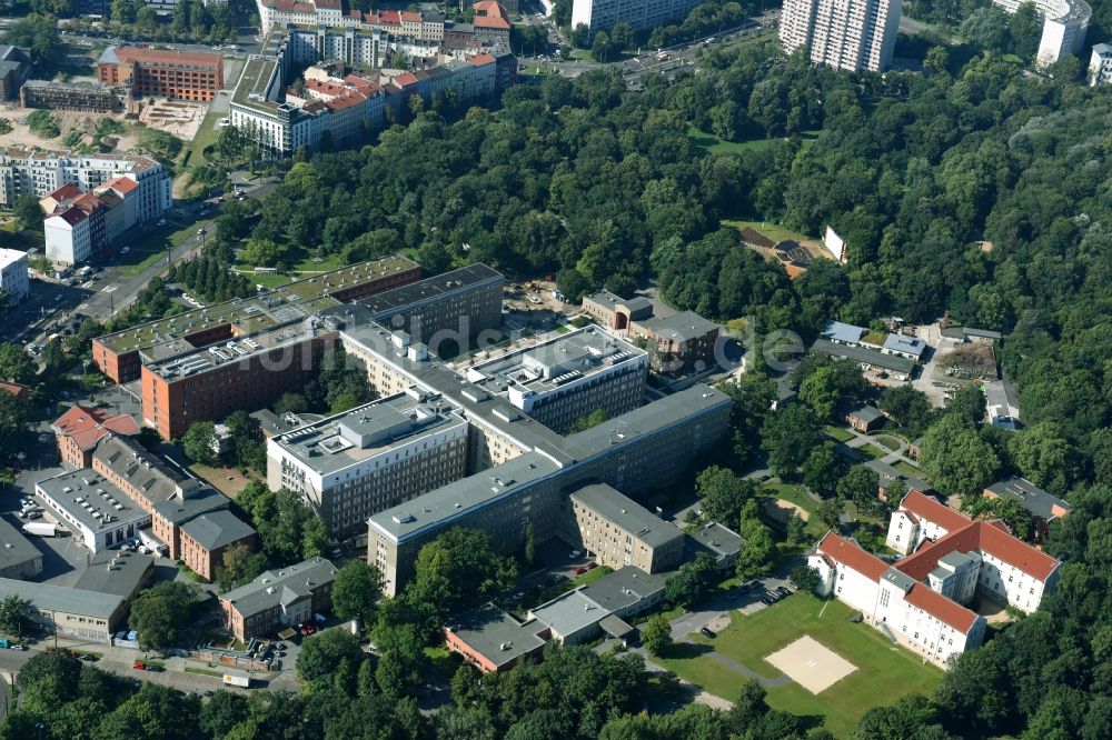 Berlin aus der Vogelperspektive: Klinikgelände des Krankenhauses Vivantes Klinikum im Friedrichshain in Berlin