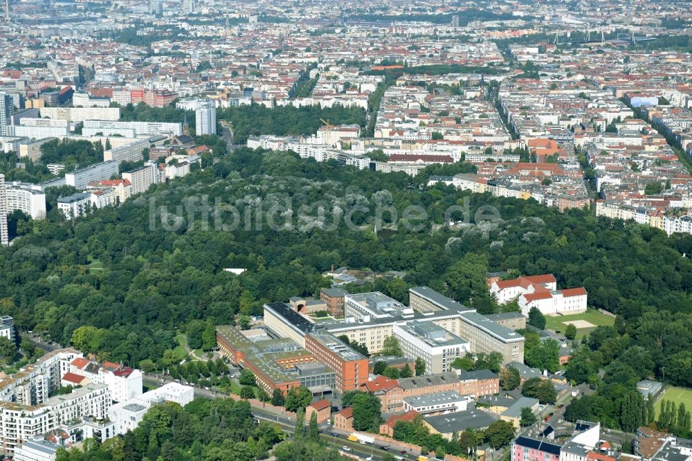 Berlin von oben - Klinikgelände des Krankenhauses Vivantes Klinikum im Friedrichshain in Berlin