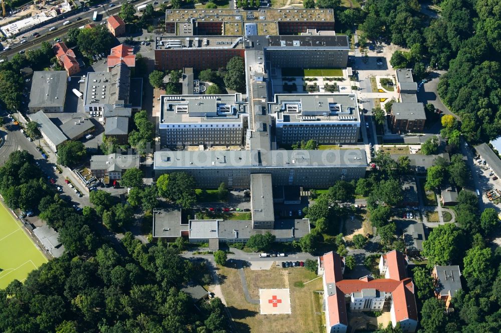 Berlin aus der Vogelperspektive: Klinikgelände des Krankenhauses Vivantes Klinikum im Friedrichshain in Berlin