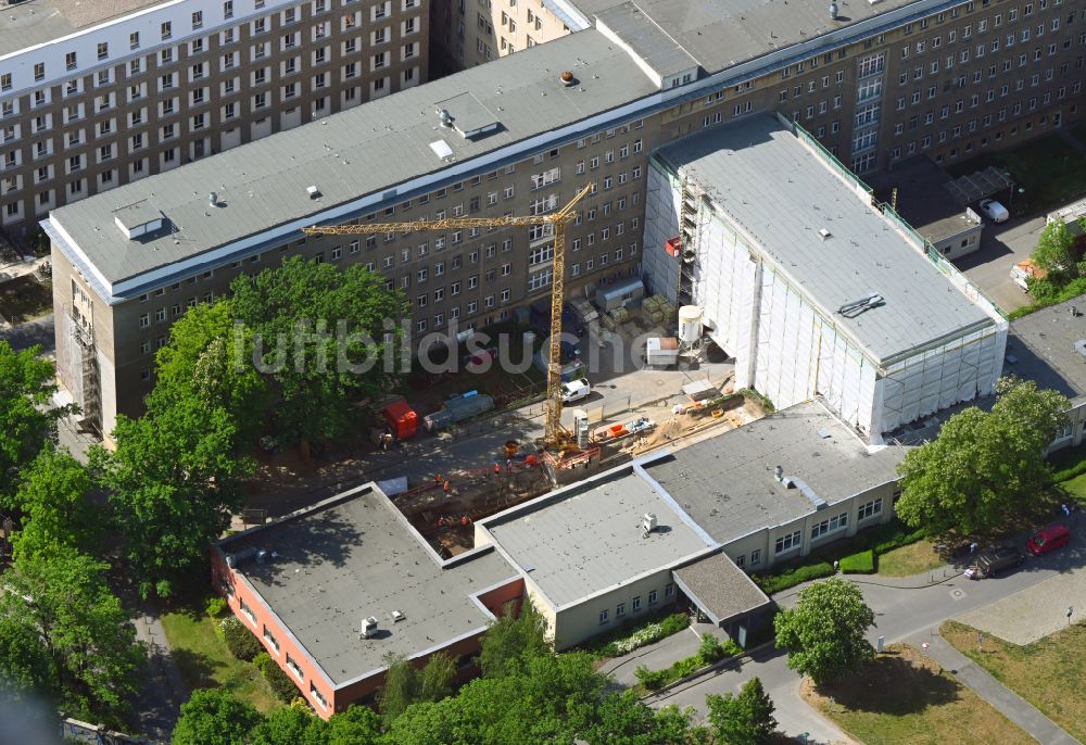 Berlin aus der Vogelperspektive: Klinikgelände des Krankenhauses Vivantes Klinikum im Friedrichshain in Berlin