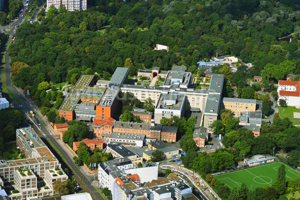 Luftbild Berlin - Klinikgelände des Krankenhauses Vivantes Klinikum im Friedrichshain in Berlin