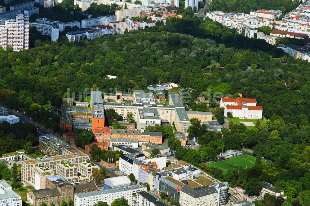 Berlin aus der Vogelperspektive: Klinikgelände des Krankenhauses Vivantes Klinikum im Friedrichshain in Berlin