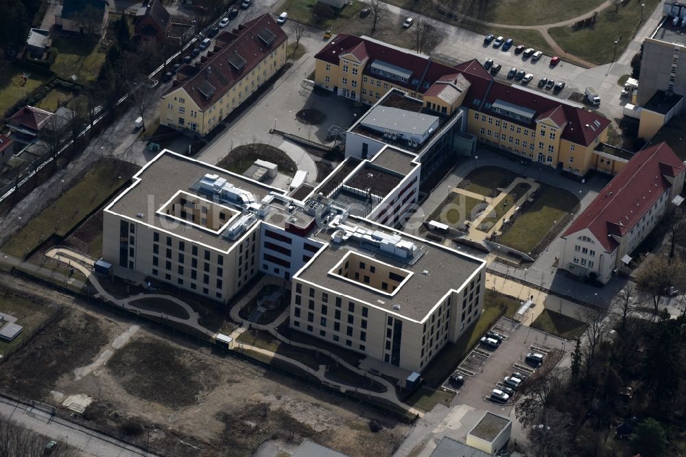 Berlin von oben - Klinikgelände des Krankenhauses Vivantes Klinikum Kaulsdorf im Ortsteil Kaulsdorf in Berlin, Deutschland