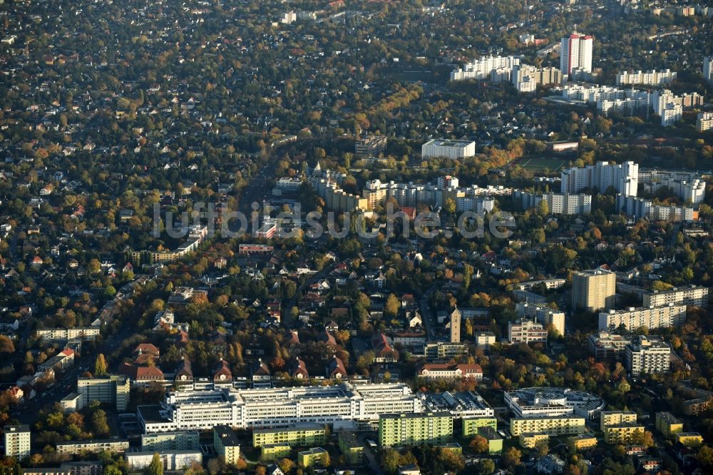 Berlin von oben - Klinikgelände des Krankenhauses Vivantes Klinikum Neukölln in Berlin