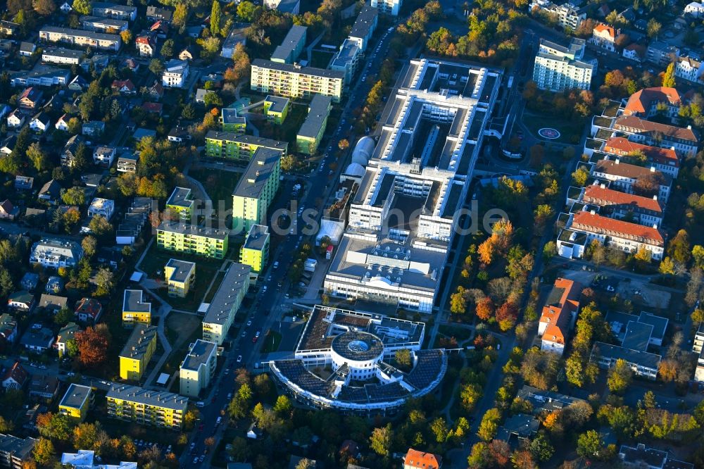 Luftaufnahme Berlin - Klinikgelände des Krankenhauses Vivantes Klinikum Neukölln an der Rudower Straße im Ortsteil Neukölln in Berlin, Deutschland