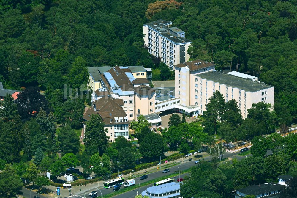 Berlin von oben - Klinikgelände des Krankenhauses Waldfriede im Ortsteil Zehlendorf in Berlin, Deutschland