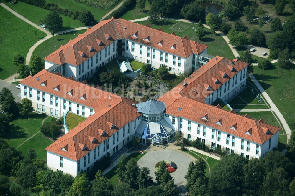 Bad Schmiedeberg aus der Vogelperspektive: Klinikgelände des Rehabilitationszentrums der Rehaklinik in Bad Schmiedeberg im Bundesland Sachsen-Anhalt