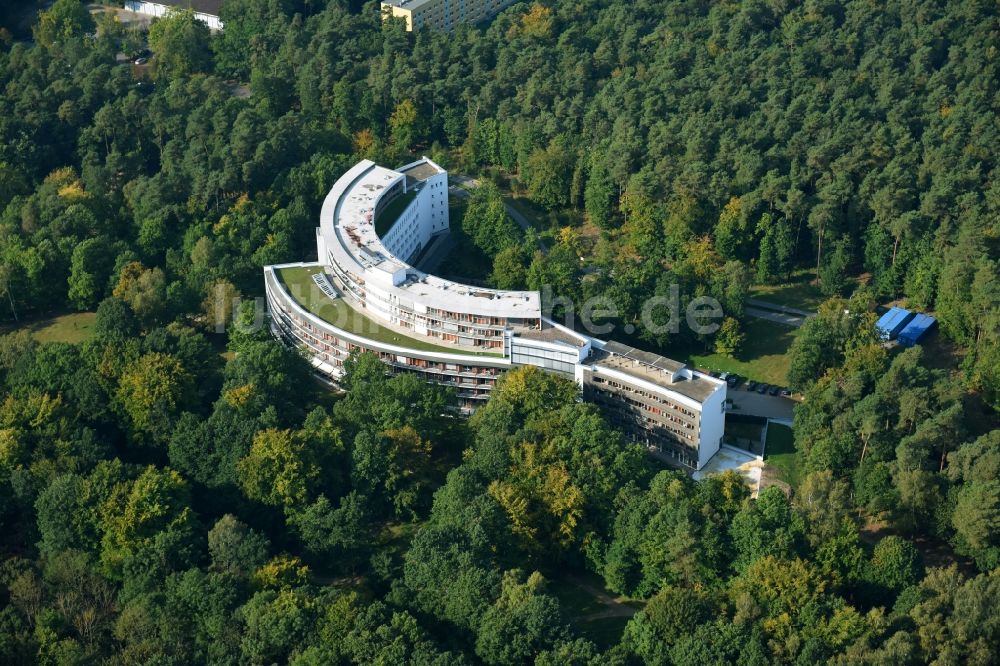 Klink von oben - Klinikgelände des Rehabilitationszentrums der Rehaklinik in Klink im Bundesland Mecklenburg-Vorpommern, Deutschland