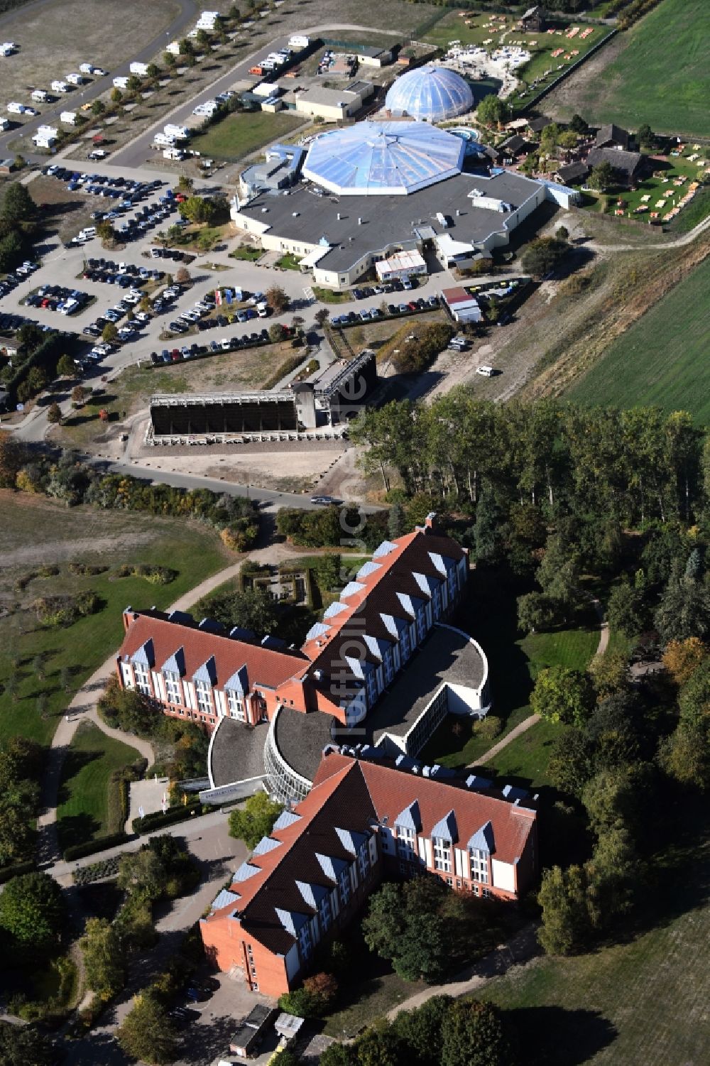 Luftaufnahme Bad Wilsnack - Klinikgelände des Rehabilitationszentrums der Rehaklinik KMG Elbtalklinik in Bad Wilsnack im Bundesland Brandenburg, Deutschland