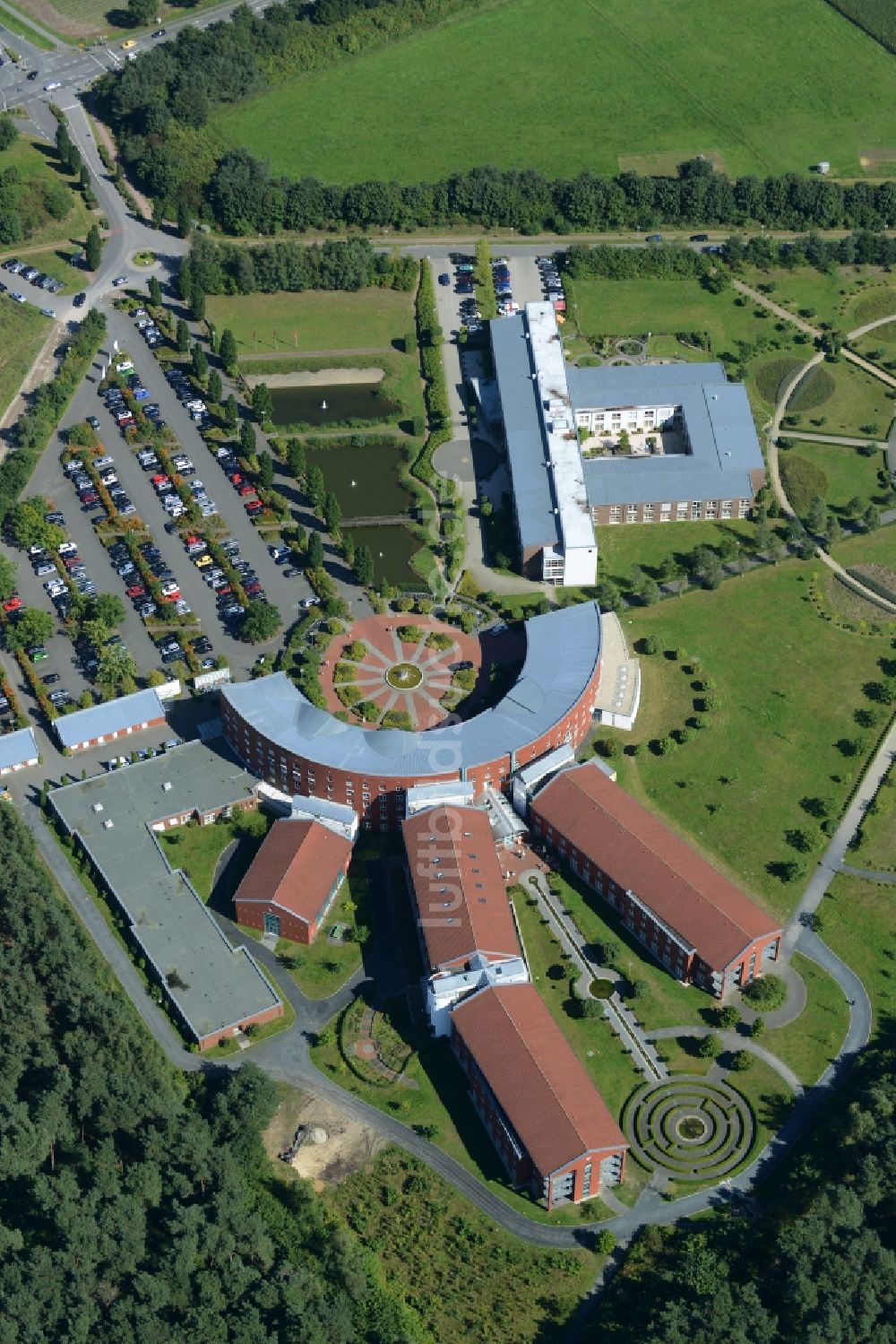 Lingen (Ems) aus der Vogelperspektive: Klinikgelände des Rehabilitationszentrums der Rehaklinik in Lingen (Ems) im Bundesland Niedersachsen