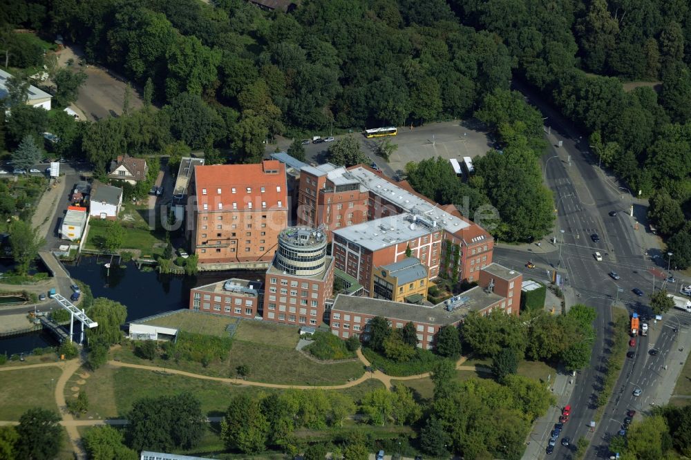 Berlin von oben - Klinikgelände des Rehabilitationszentrums der Rehaklinik Medical Park in Berlin