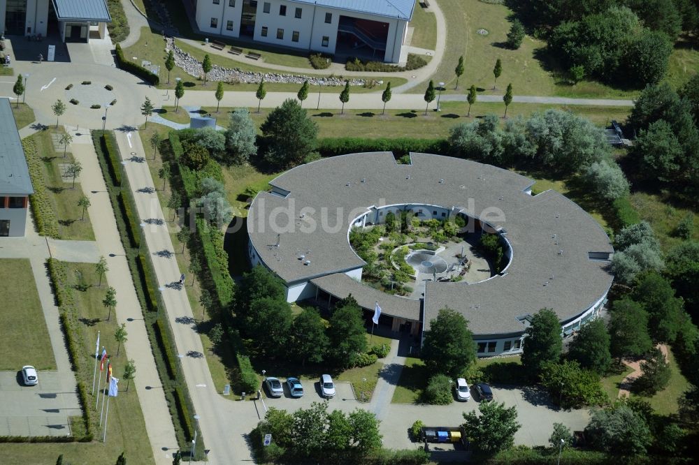 Luftaufnahme Neustrelitz - Klinikgelände des Rehabilitationszentrums der Rehaklinik in Neustrelitz im Bundesland Mecklenburg-Vorpommern