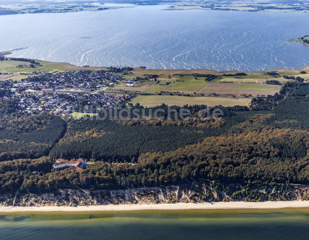 Ückeritz aus der Vogelperspektive: Klinikgelände des Rehabilitationszentrums der Rehaklinik im Ortsteil Kölpinsee in Ückeritz im Bundesland Mecklenburg-Vorpommern