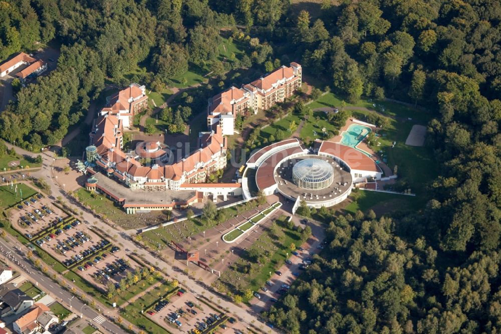 Luftaufnahme Mettlach - Klinikgelände des Rehabilitationszentrums der Rehaklinik im Ortsteil Orscholz in Mettlach im Bundesland Saarland