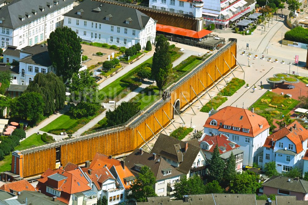 Bad Salzuflen aus der Vogelperspektive: Klinikgelände des Rehabilitationszentrums der Rehaklinik Salinenklinik Bad Salzuflen an der Salinenstraße im Ortsteil Werl in Bad Salzuflen im Bundesland Nordrhein-Westfalen, Deutschland