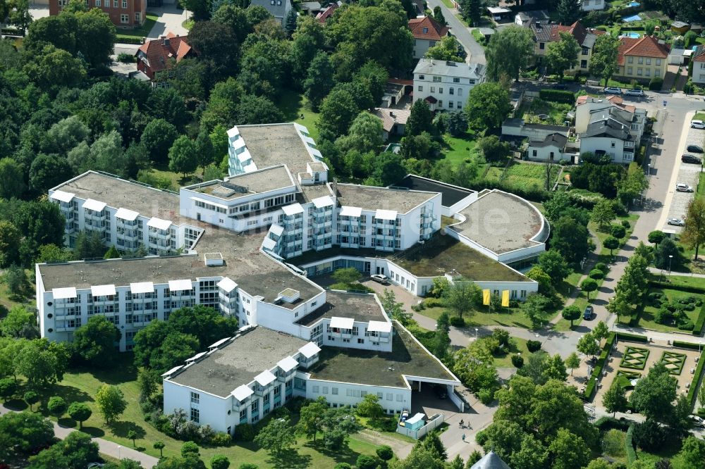 Schönebeck (Elbe) von oben - Klinikgelände des Rehabilitationszentrums der Rehaklinik in Schönebeck (Elbe) im Bundesland Sachsen-Anhalt, Deutschland