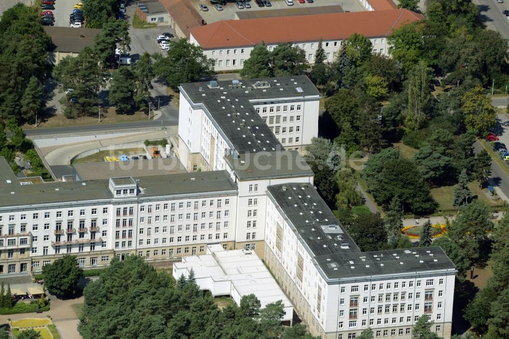 Eisenhüttenstadt von oben - Klinikgelände Städtisches Krankenhaus in Eisenhüttenstadt im Bundesland Brandenburg