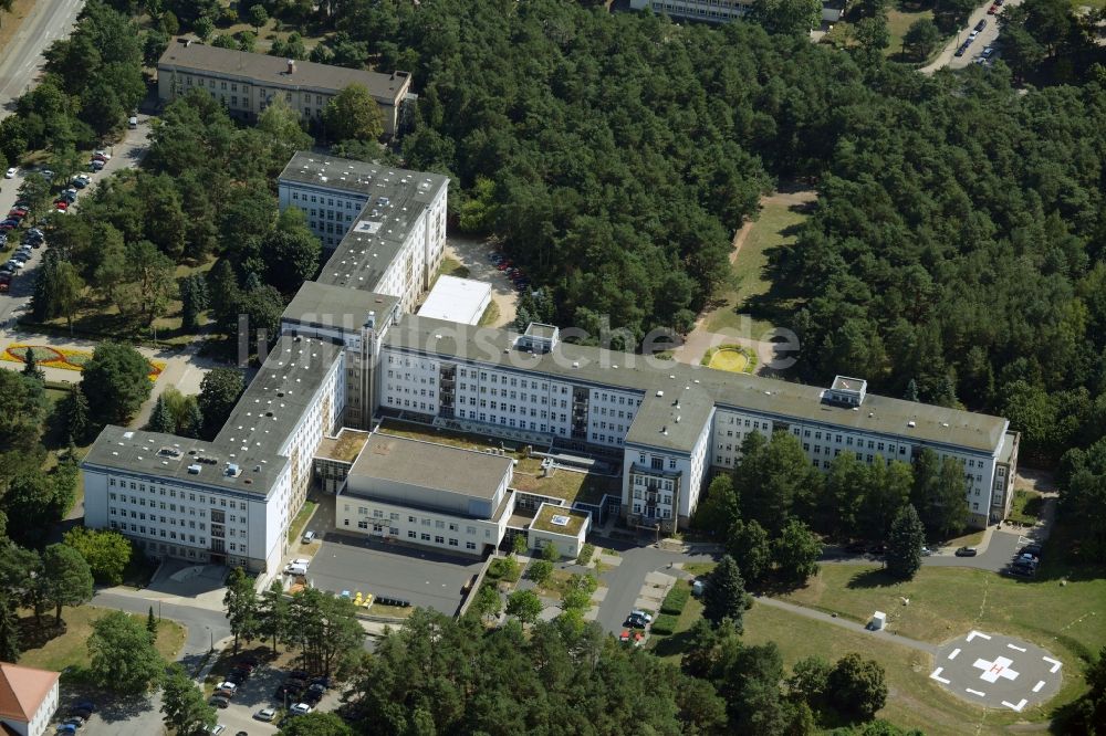 Luftaufnahme Eisenhüttenstadt - Klinikgelände Städtisches Krankenhaus in Eisenhüttenstadt im Bundesland Brandenburg