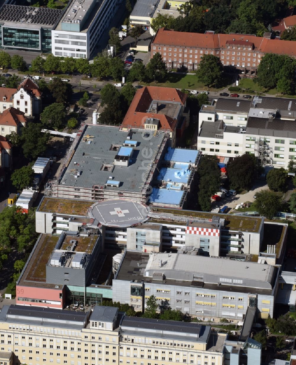 Luftaufnahme Dresden - Klinikgelände des Universitätsklinikums Carl Gustav Carus Chirurgisches Zentrum in Dresden im Bundesland Sachsen