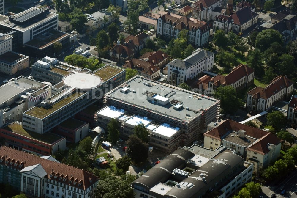 Dresden aus der Vogelperspektive: Klinikgelände des Universitätsklinikums Carl Gustav Carus Chirurgisches Zentrum in Dresden im Bundesland Sachsen