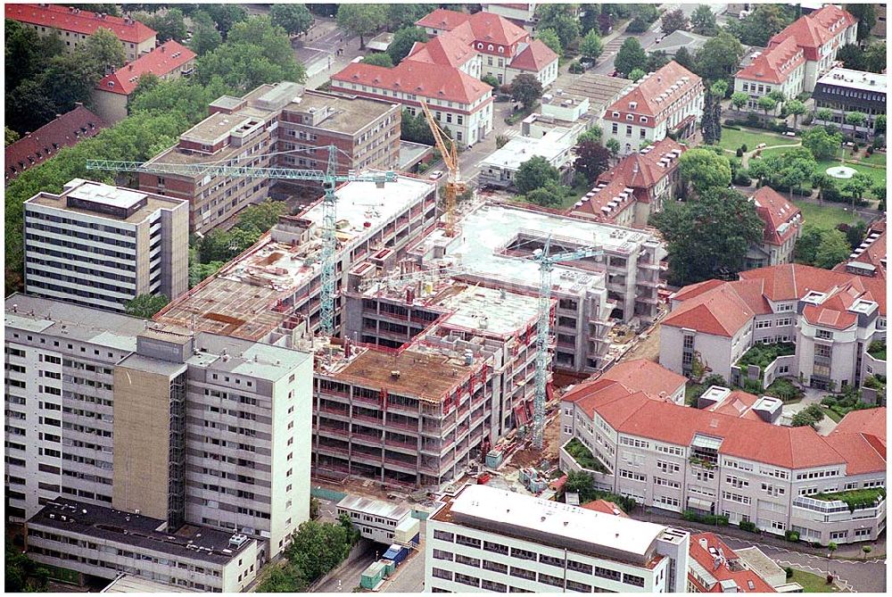 Mainz aus der Vogelperspektive: Klinikum der Johannes Gutenberg-Universität in Mainz und Erweiterungsbaustelle