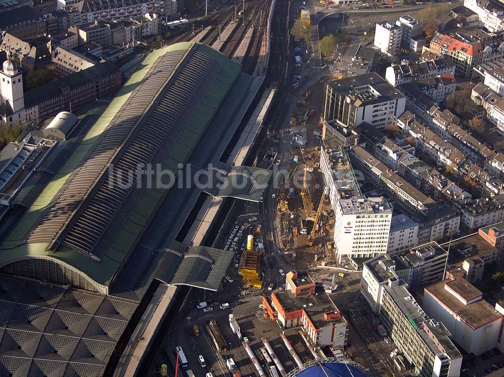 Luftbild Köln - 24.11.2004 Köln, Blick auf die Erweiterungsbaustelle der Köln Arcaden am Kölner Hauptbahnhof.