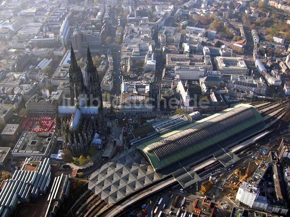 Luftaufnahme Köln - Kölner Altstadt mit Dom