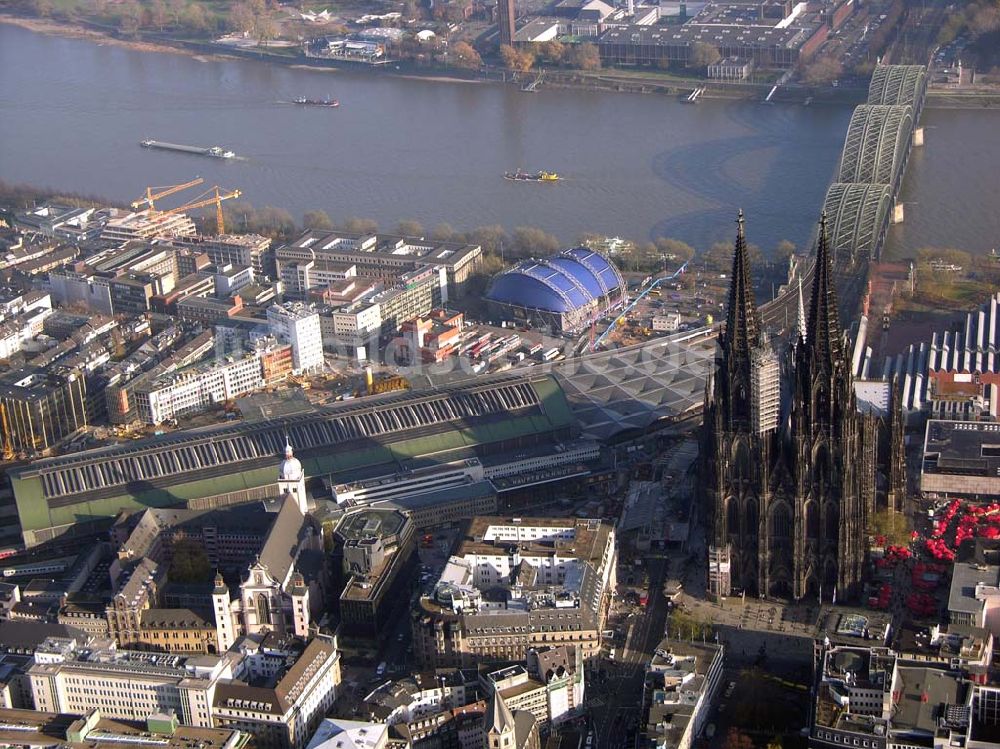 Luftbild Köln - Kölner Altstadt mit Dom