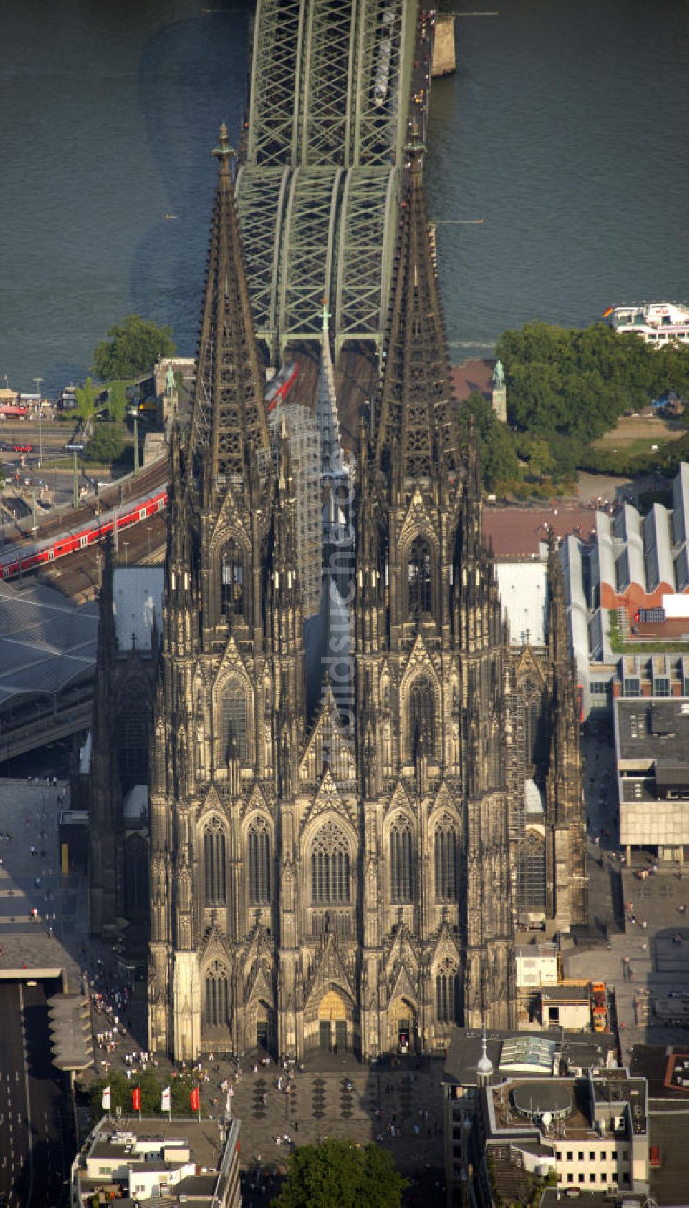 Köln aus der Vogelperspektive: Kölner / Cologne Dom / Cathedral in NRW