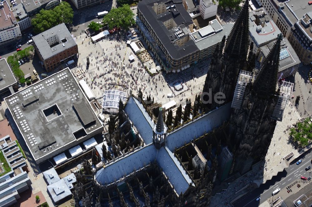 Köln von oben - Kölner Dom im Bezirk Innenstadt in Köln im Bundesland Nordrhein-Westfalen