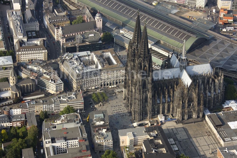 Köln von oben - Kölner Dom in Köln im Bundesland Nordrhein-Westfalen