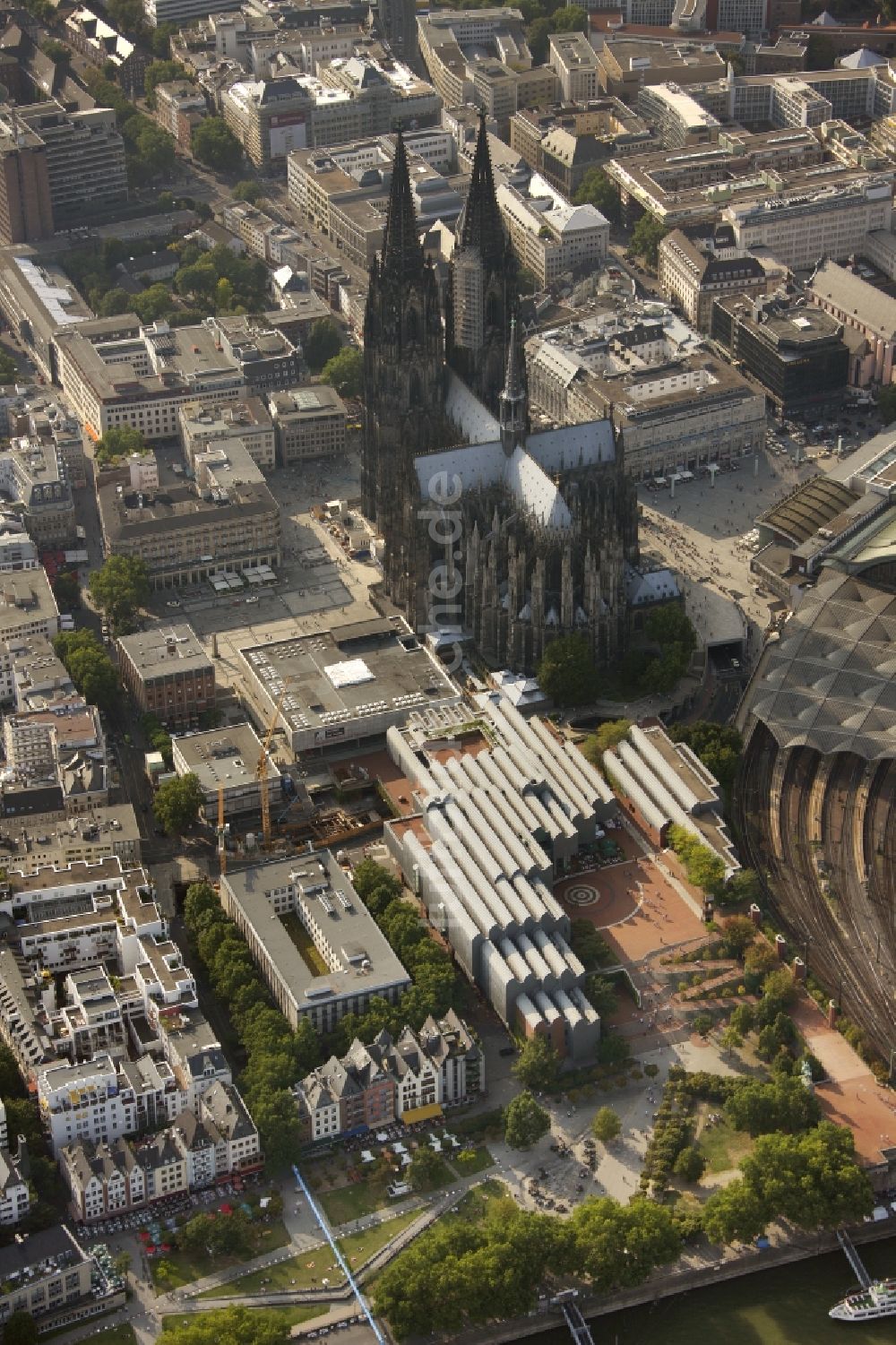 Köln von oben - Kölner Dom in Köln im Bundesland Nordrhein-Westfalen