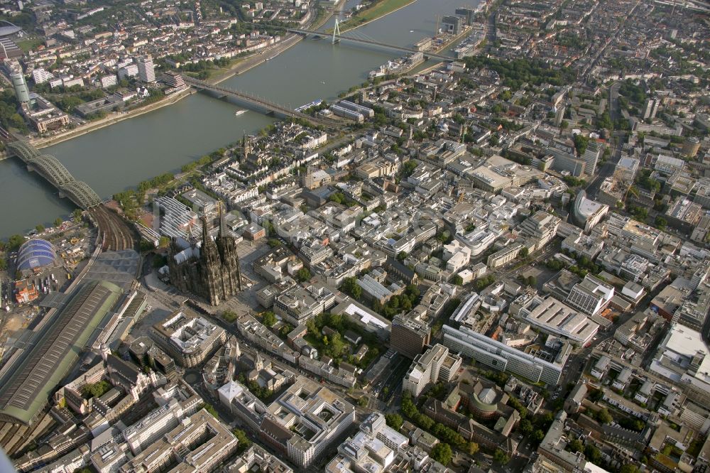 Luftbild Köln - Kölner Dom in Köln im Bundesland Nordrhein-Westfalen