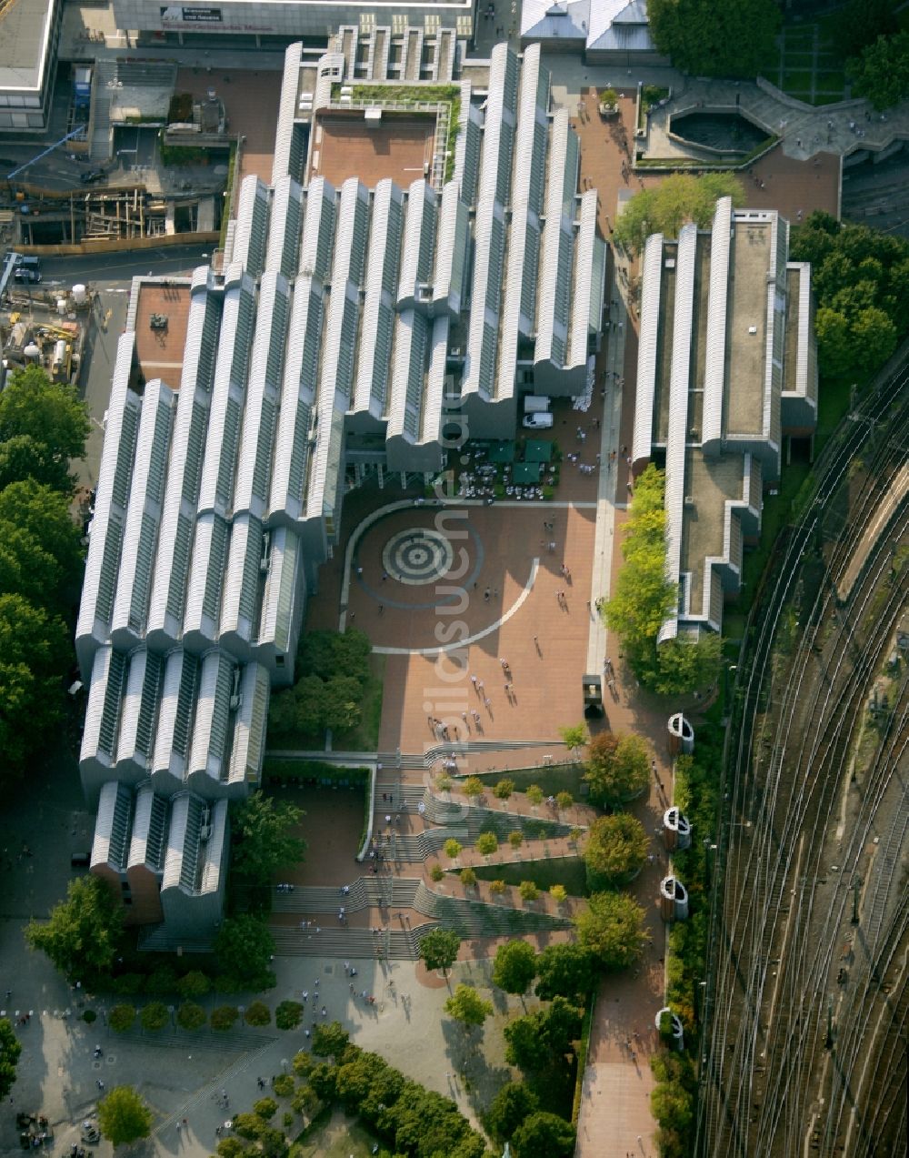 Luftbild Köln - Kölner Philharmonie im Gebäudekomplex des Museum Ludwig in Köln im Bundesland Nordrhein-Westfalen NRW