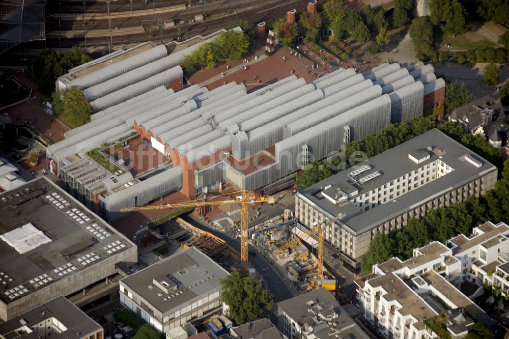 Köln aus der Vogelperspektive: Kölner Philharmonie im Gebäudekomplex des Museum Ludwig in Köln im Bundesland Nordrhein-Westfalen NRW