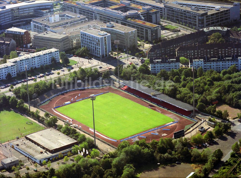 Köln aus der Vogelperspektive: Kölner Südstadion, der Heimstätte des Fussballvereins SC Fortuna Köln im Stadtteil Zollstock