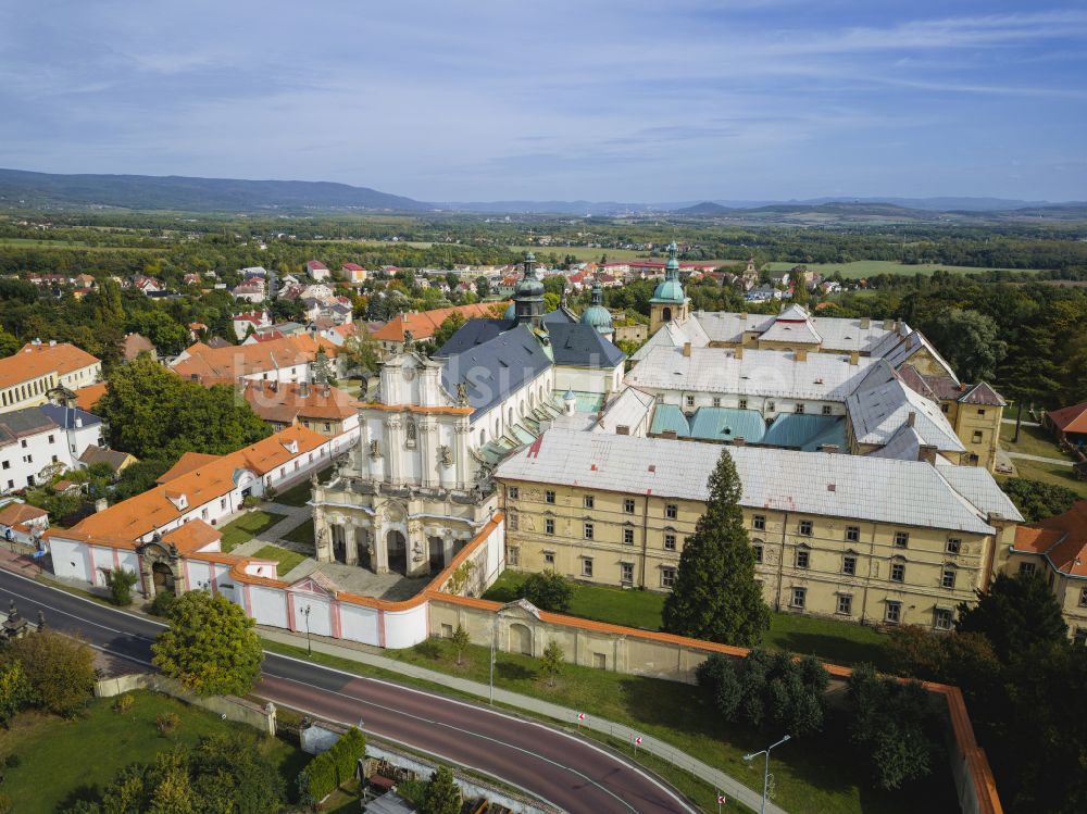 Luftaufnahme Osek - Ossegg - Kloster Abbatia B.M.V. de Osseco in Osek - Ossegg in Ustecky kraj - Aussiger Region, Tschechien