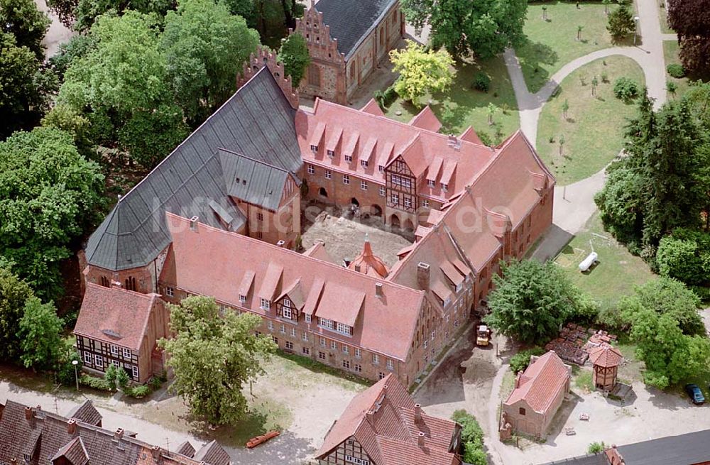 Luftbild Heiligengrabe - Kloster Heiligengrabe. Datum: 24.06.2003