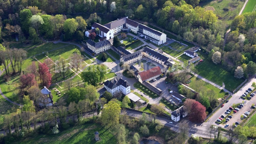 Luftaufnahme Königswinter - Kloster Heisterbach mit Klosterruine in Königswinter im Bundesland Nordrhein-Westfalen, Deutschland